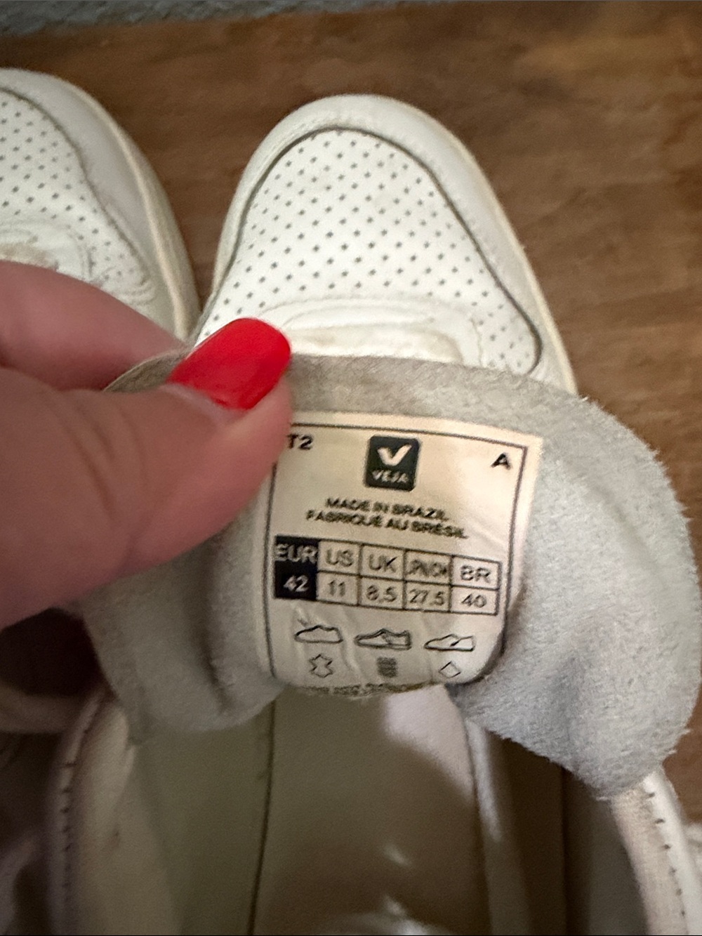 Veja White Sneakers with Pink Accent Women’s size 11 - Picture 5 of 7